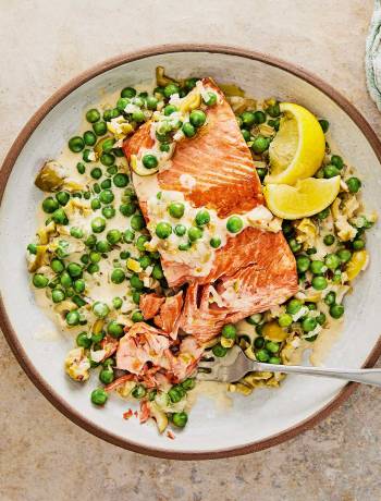 Seared salmon with creamy citrus peas