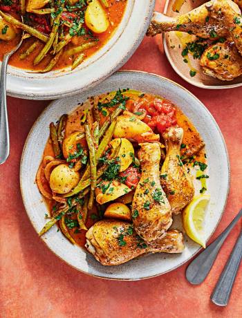 Fasolakia with lemon and herb chicken drumsticks