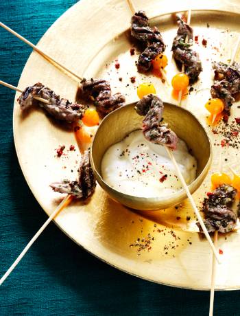 Beef skewers with horseradish crème fraîche 