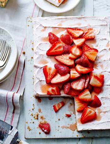 Strawberries and cream no-bake cheesecake