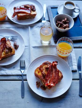 Banana and pecan French toast with bacon and vanilla syrup 