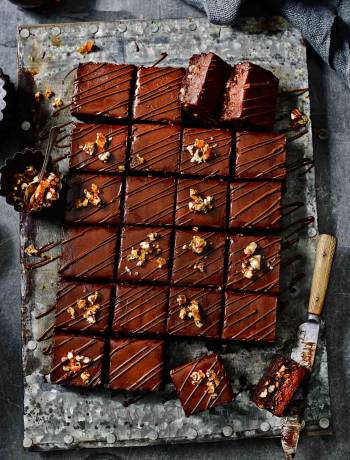 Chocolate, pecan and salted caramel torte 