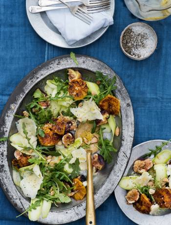 Wild rocket salad with caramelised oranges, figs and Manchego