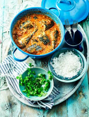 Aromatic mackerel curry