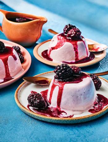 Blackberry and goat's cheese panna cotta