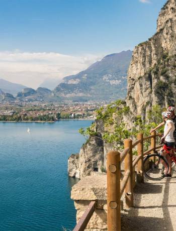 Italy Bike Tours Luxury Lakes and Vineyards, northern Italy