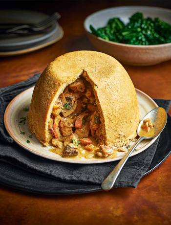 Coq au vin blanc suet pudding