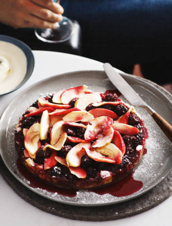 Upside-down blackberry and apple crumble