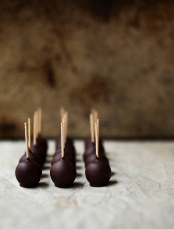 Peanut Butter Lollipops