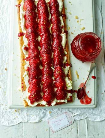 Glazed strawberry and lime tart 