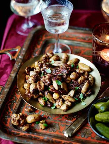 Salty, spicy honey nuts
