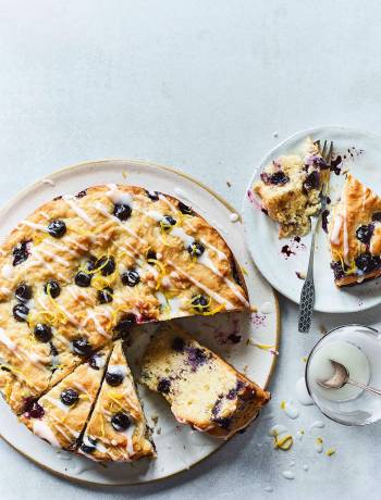 Lemon-blueberry muffin cake