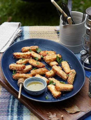 Sesame honey halloumi fries