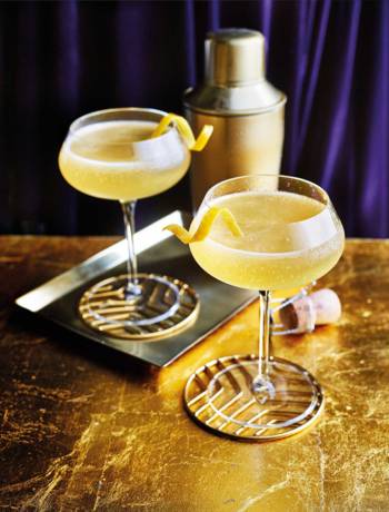 Darjeeling gin fizz