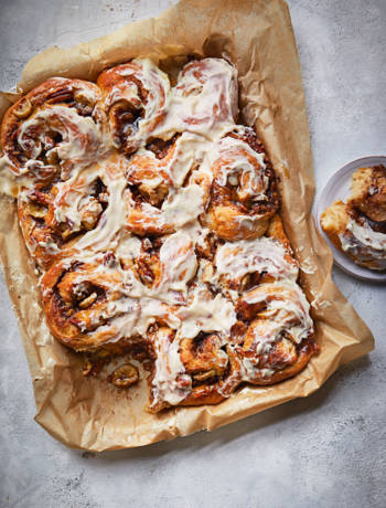 No-knead banana cinnamon rolls