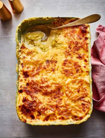 Creamy potato and leek gratin