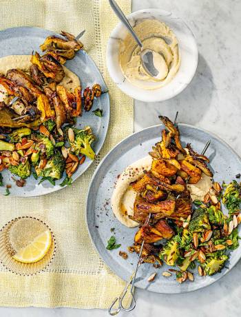 Crispy mushroom skewers with houmous