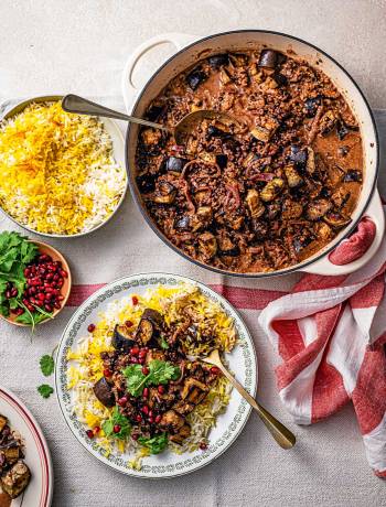 Aubergine, pomegranate molasses and walnut stew