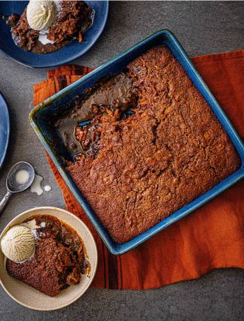 Self-saucing spiced carrot pudding