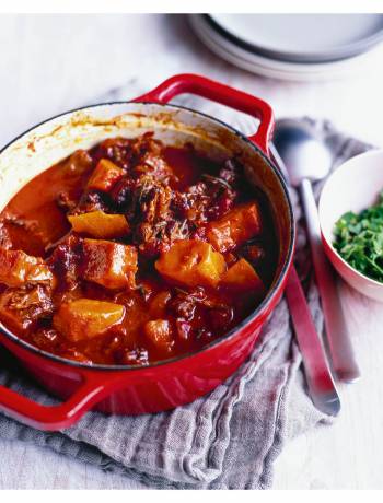 Oxtail stew with pumpkin and cinnamon