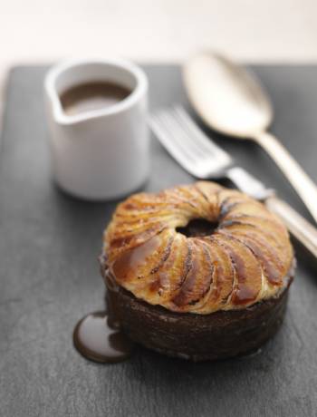 Date and toffee puddings with caramelised bananas