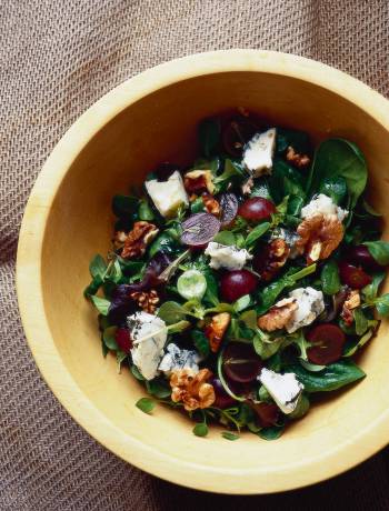 Grape, Gorgonzola and walnut salad