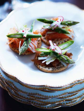 Gin-cured salmon and asparagus slaw bites