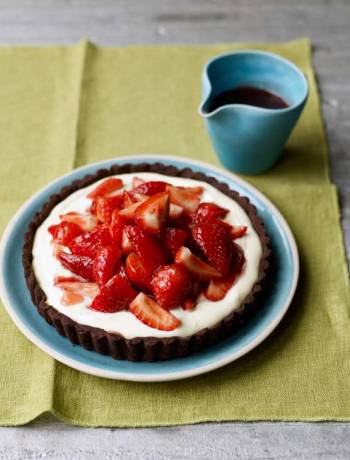 Strawberry tumble tart