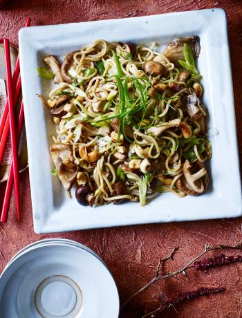 Mushroom and cashew stir-fried noodles 