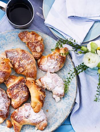 Kefir and marzipan horns