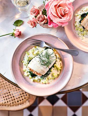 Crab-stuffed plaice with cucumber cream sauce