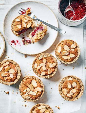 Mini raspberry Bakewell tarts