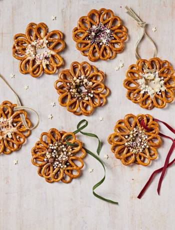 Pretzel wreaths