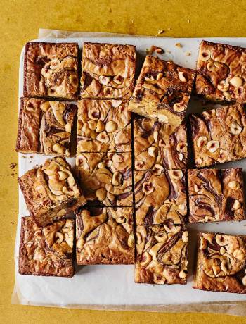 Chocolate-hazelnut ripple blondies