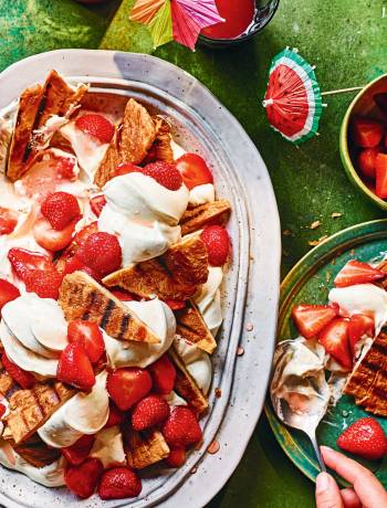 Strawberries and cream with toasted croissants