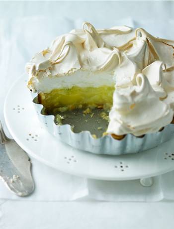 Grapefruit meringue pie