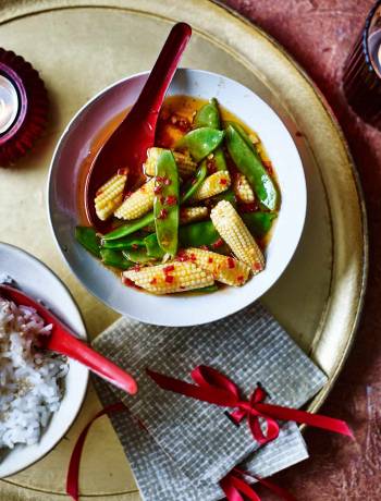 Firecracker baby corn and mangetout with sesame rice