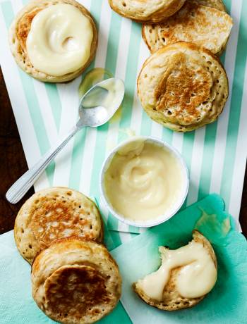 Homemade vegan lemon curd 