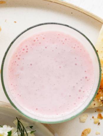 Banana and strawberry smoothie