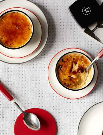 Ginger and white chocolate crème brûlées