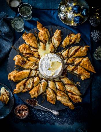 Baked Camembert puff pastry star