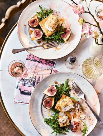 Walnut-crusted goat's cheese toasts with roasted figs