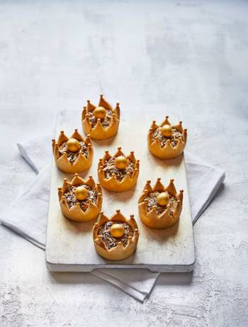 Honey-walnut crown tartlets