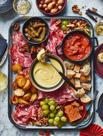 Fondue grazing board