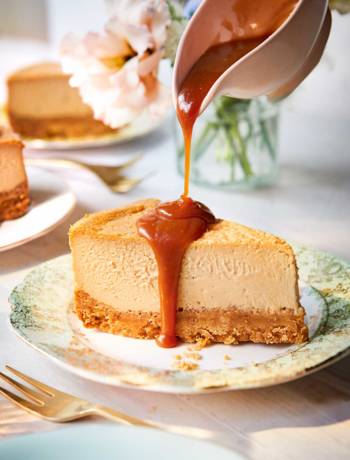 Coffee cheesecake with miso caramel