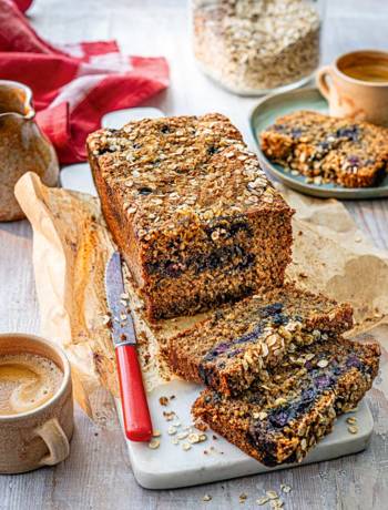 Oaty banana bread with blueberries 