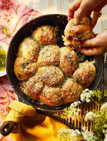 Antipasti-stuffed tear-and-share buns