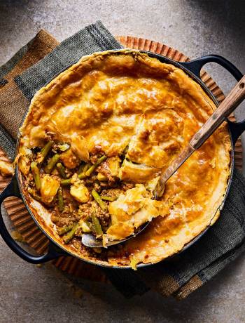 Beef massaman pie