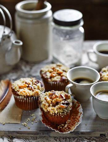 Mocha walnut crumble cupcakes 