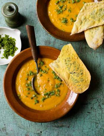 Roast pumpkin soup with pistachio pesto sprinkles